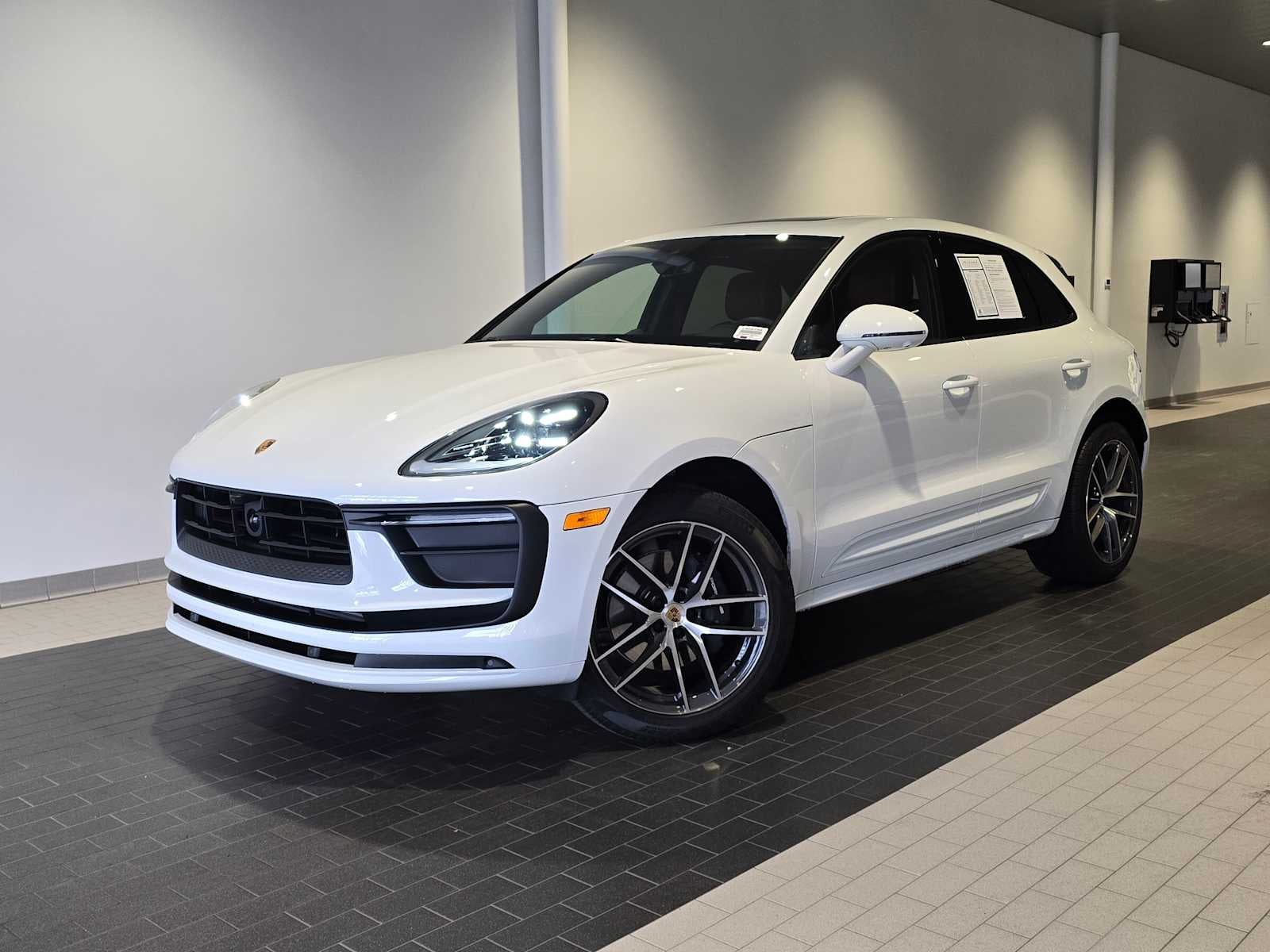 2025 Porsche Macan Base