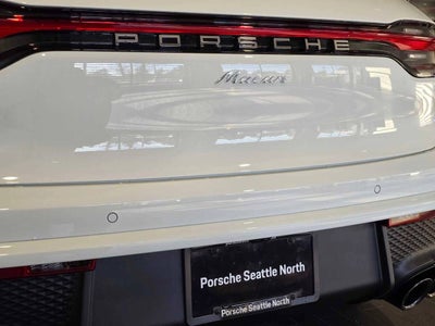 2025 Porsche Macan Base