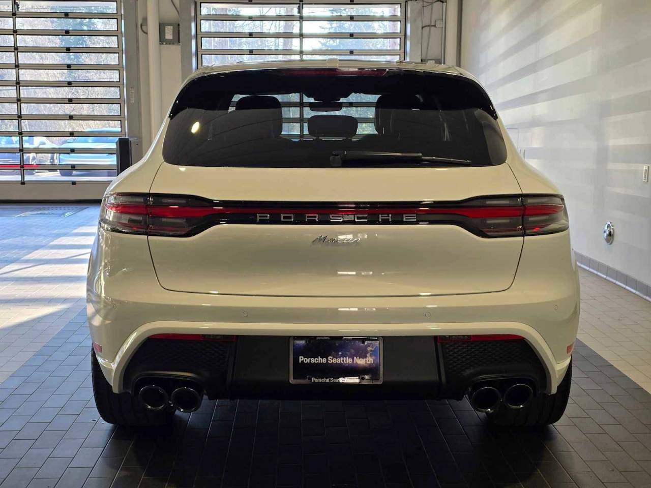 2025 Porsche Macan Base