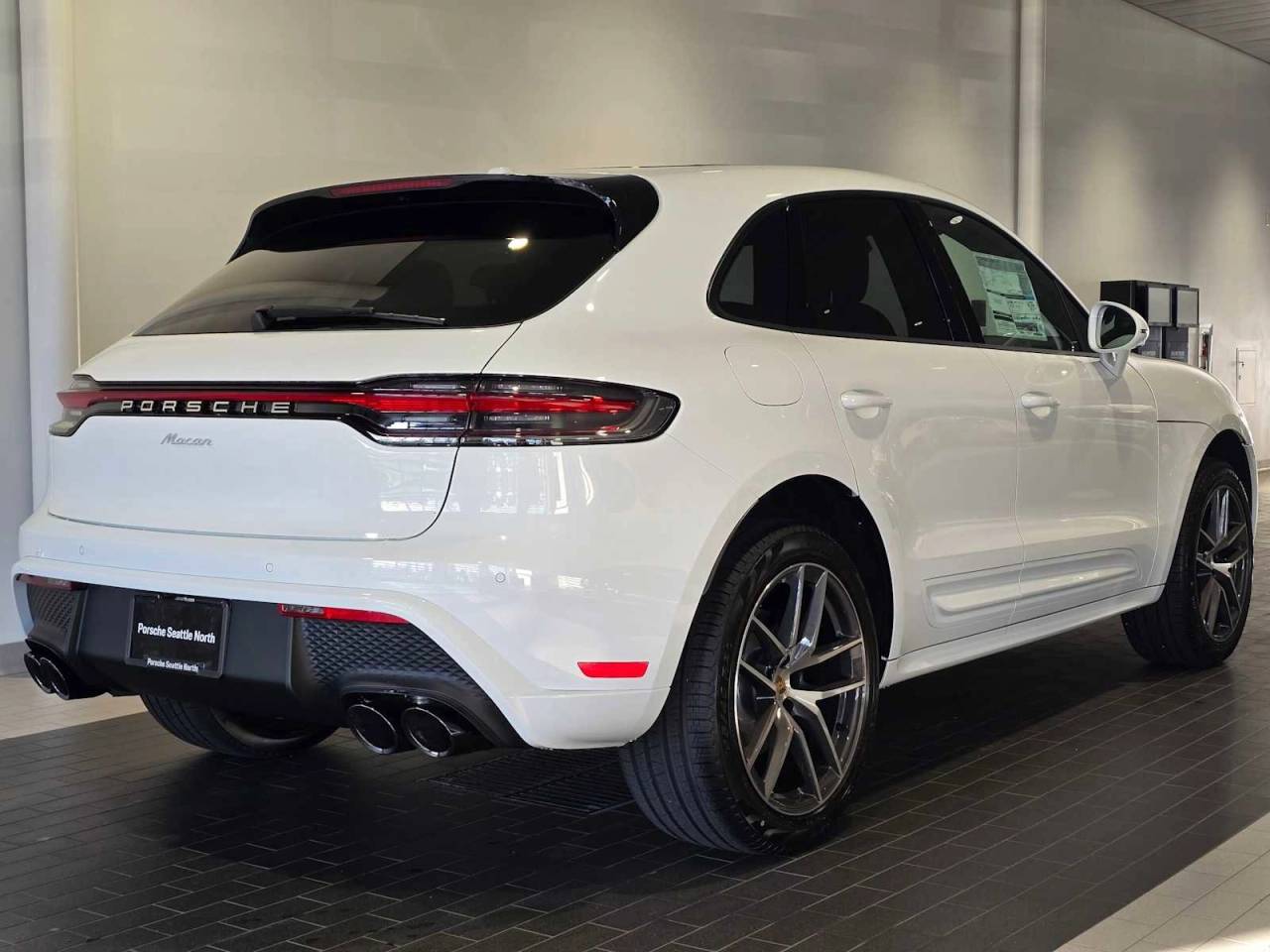 2025 Porsche Macan Base