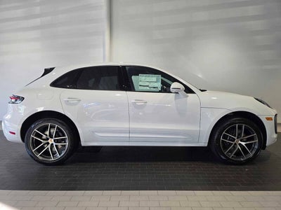 2025 Porsche Macan Base