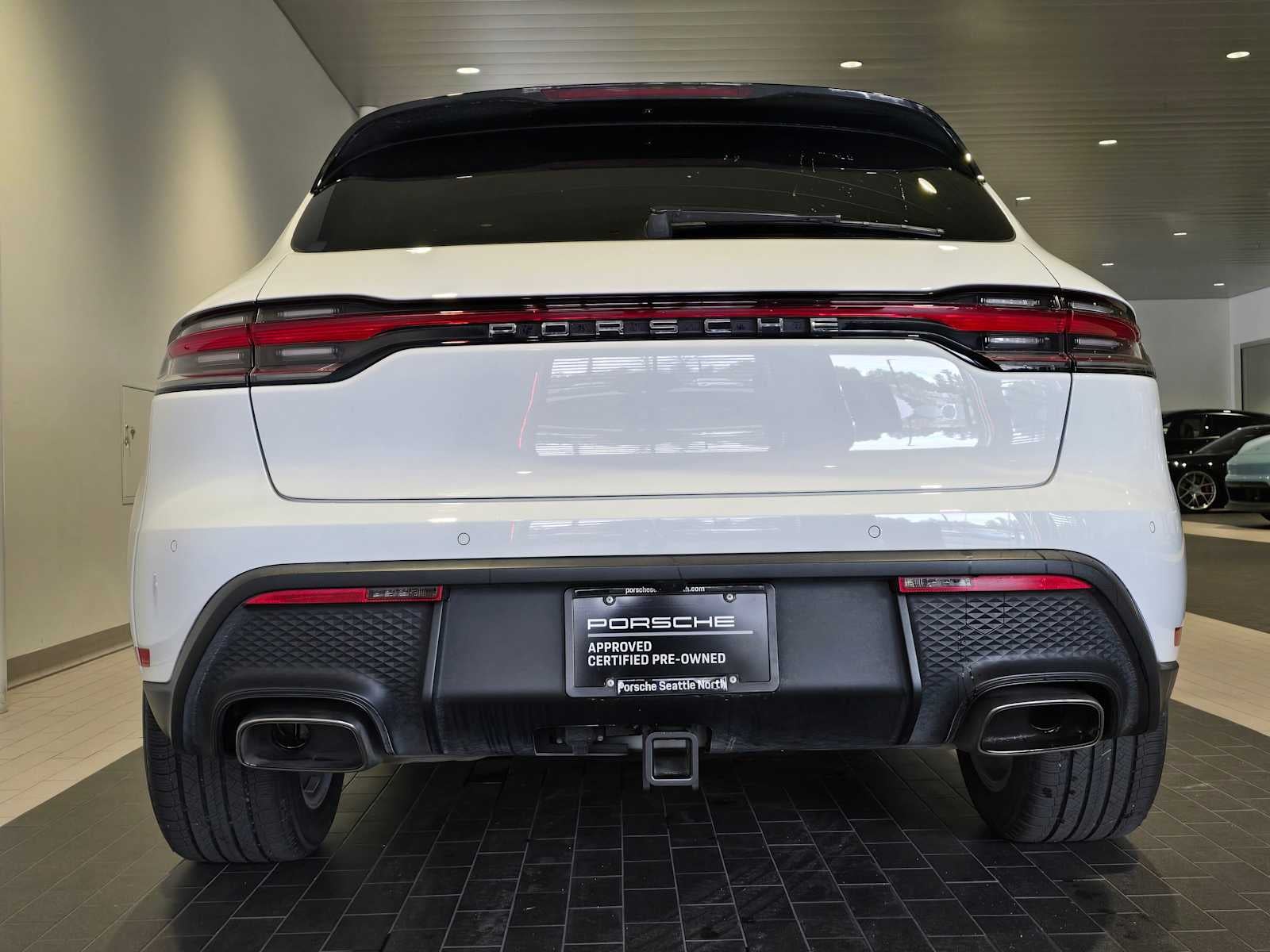 2025 Porsche Macan Base