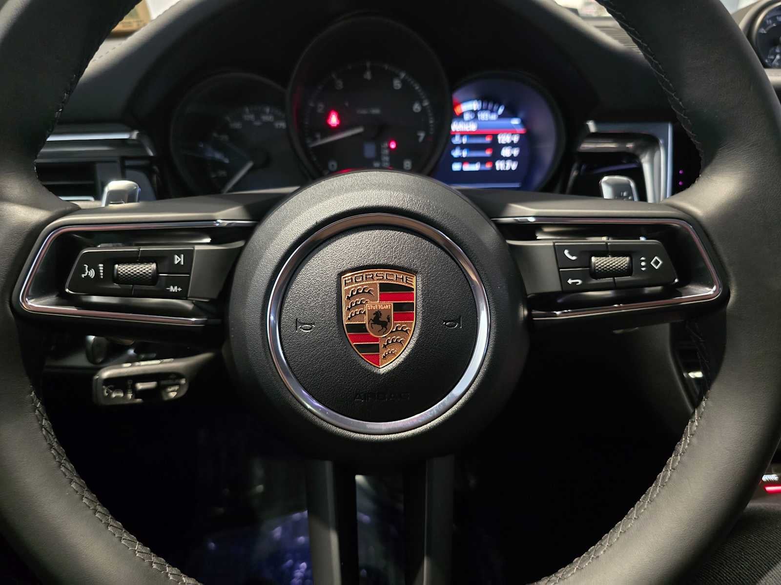 2025 Porsche Macan Base