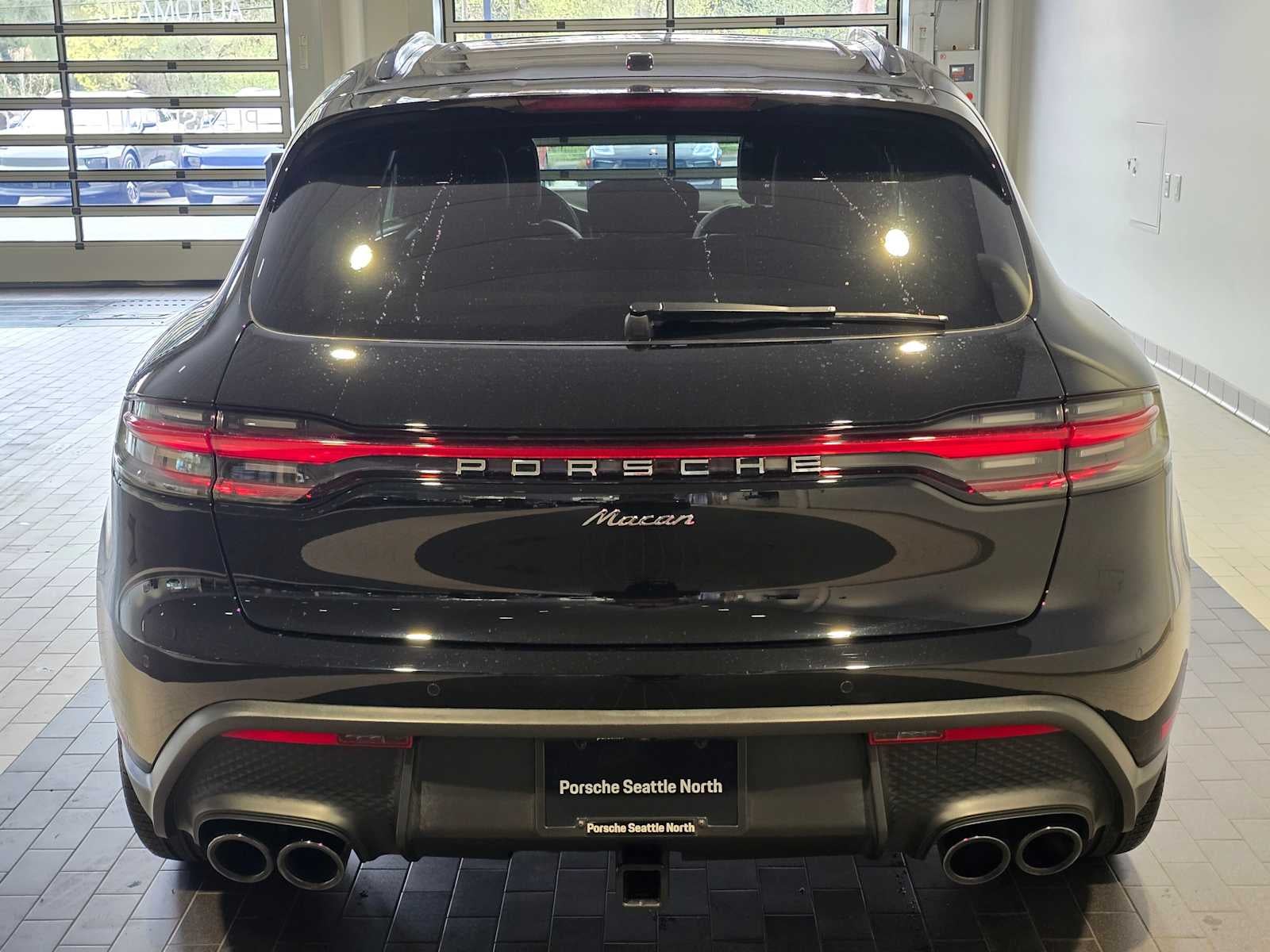 2025 Porsche Macan Base