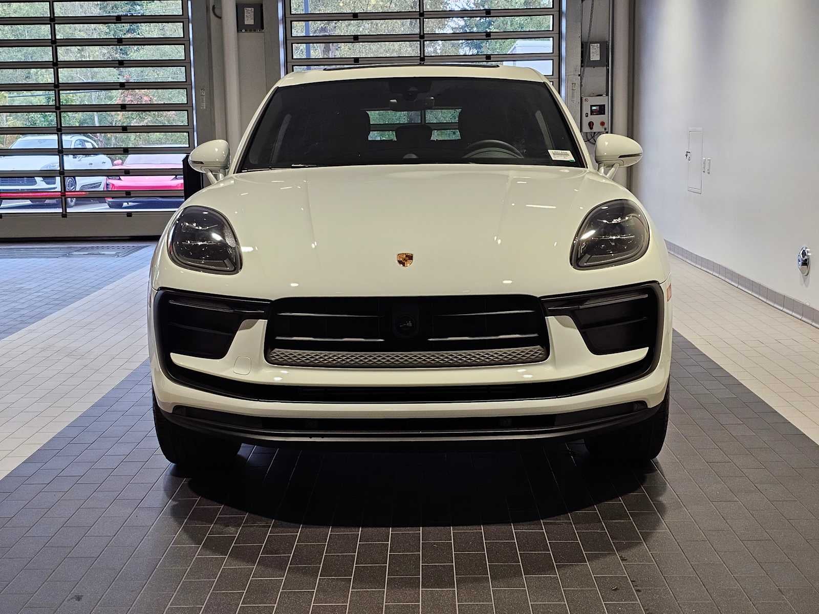 2025 Porsche Macan Base