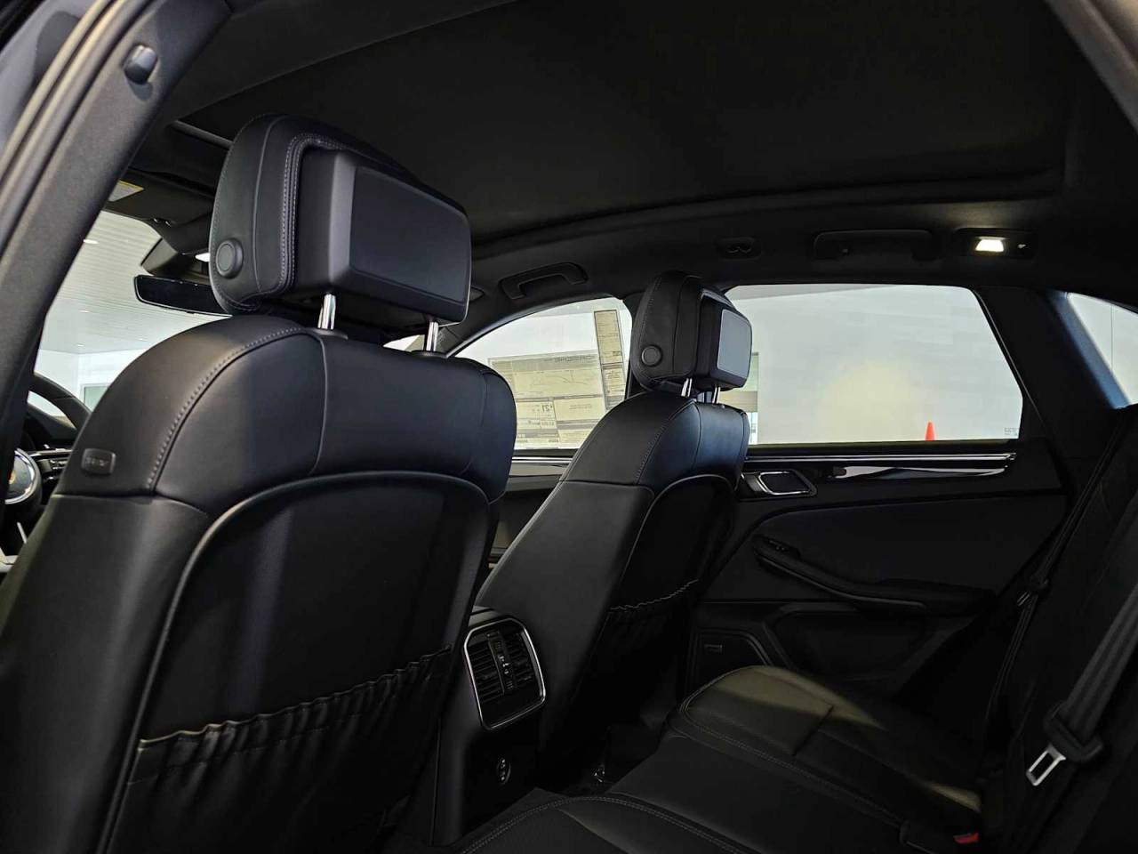 2025 Porsche Macan Macan