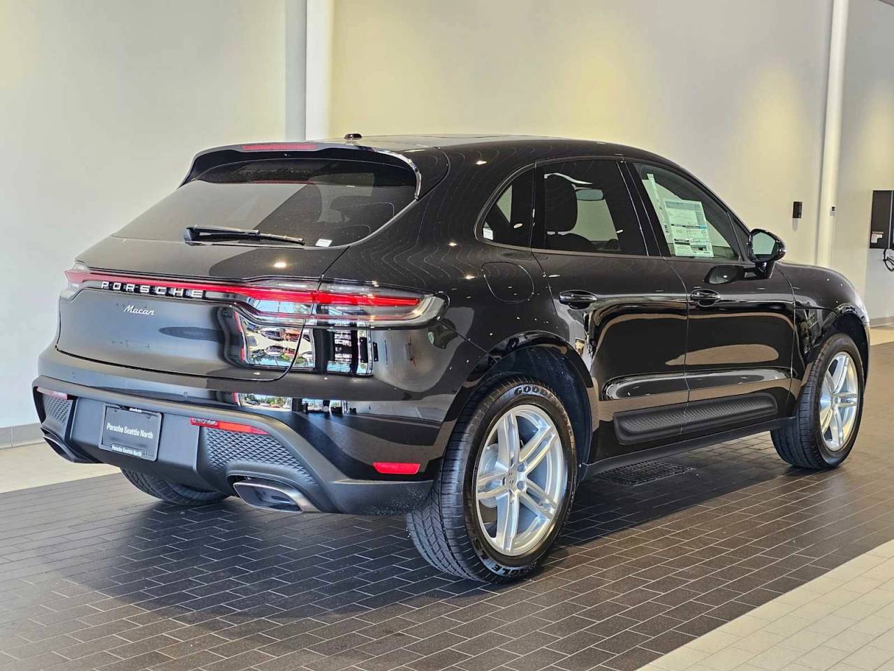 2025 Porsche Macan Macan