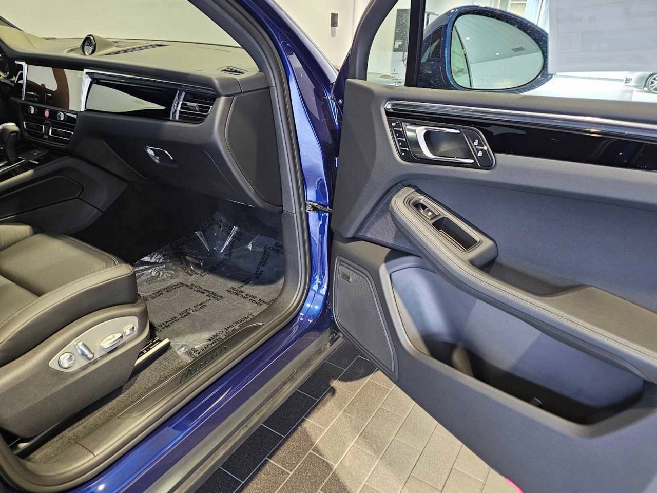 2025 Porsche Macan Macan