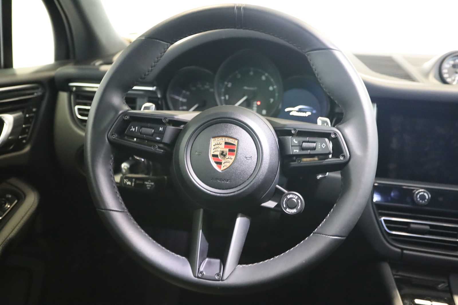 2025 Porsche Macan Macan T