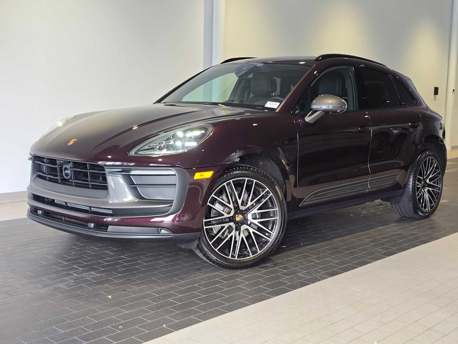2025 Porsche Macan T