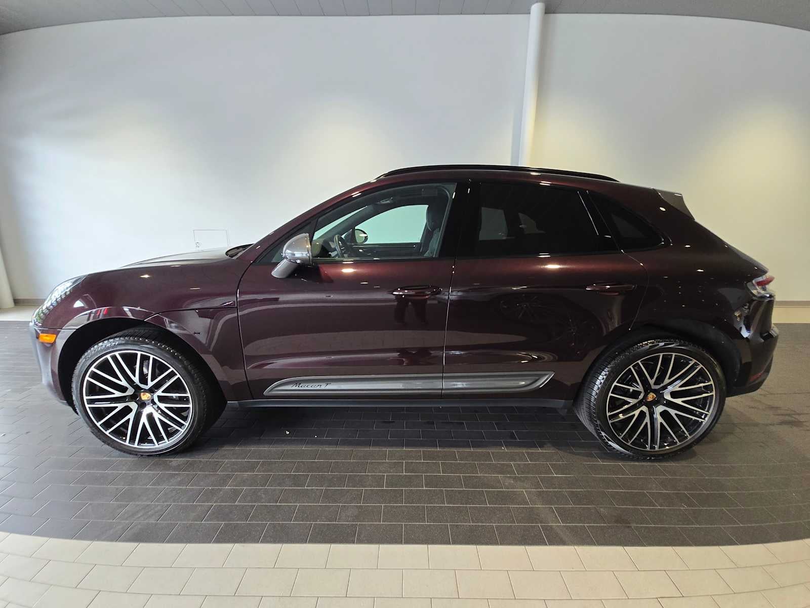 2025 Porsche Macan T