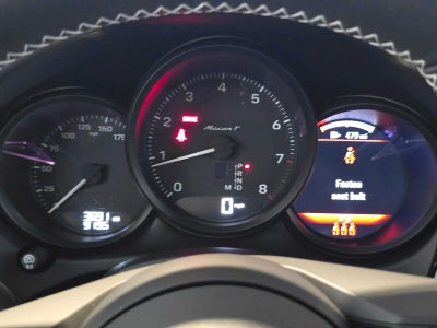 2025 Porsche Macan T