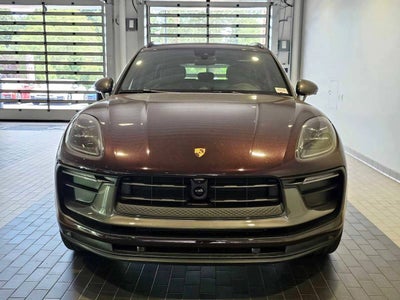 2025 Porsche Macan T