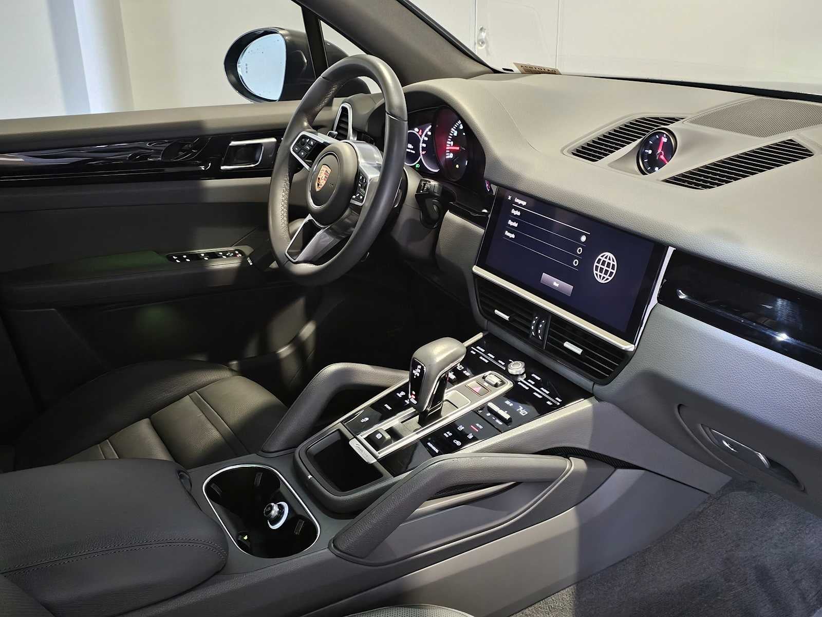 2023 Porsche Cayenne Base