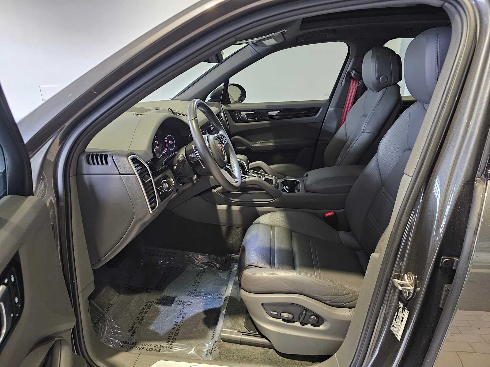 2023 Porsche Cayenne Base