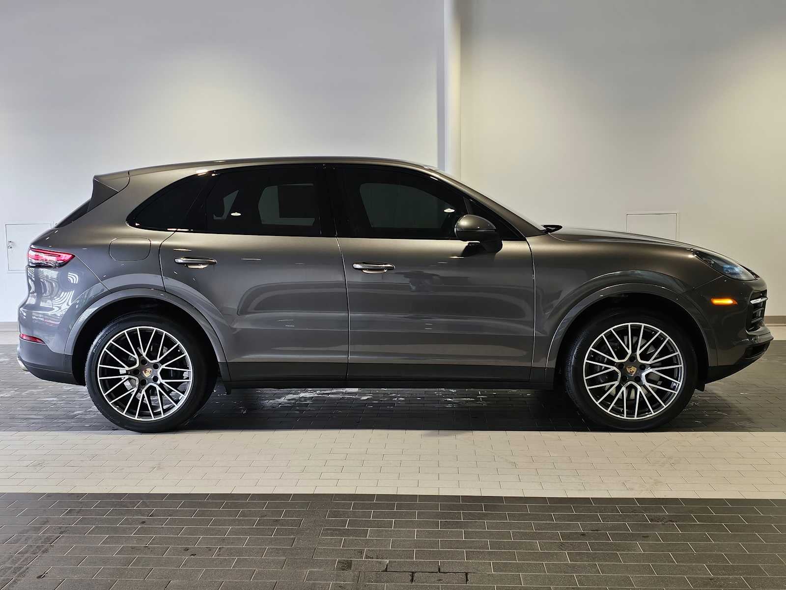 2023 Porsche Cayenne Base
