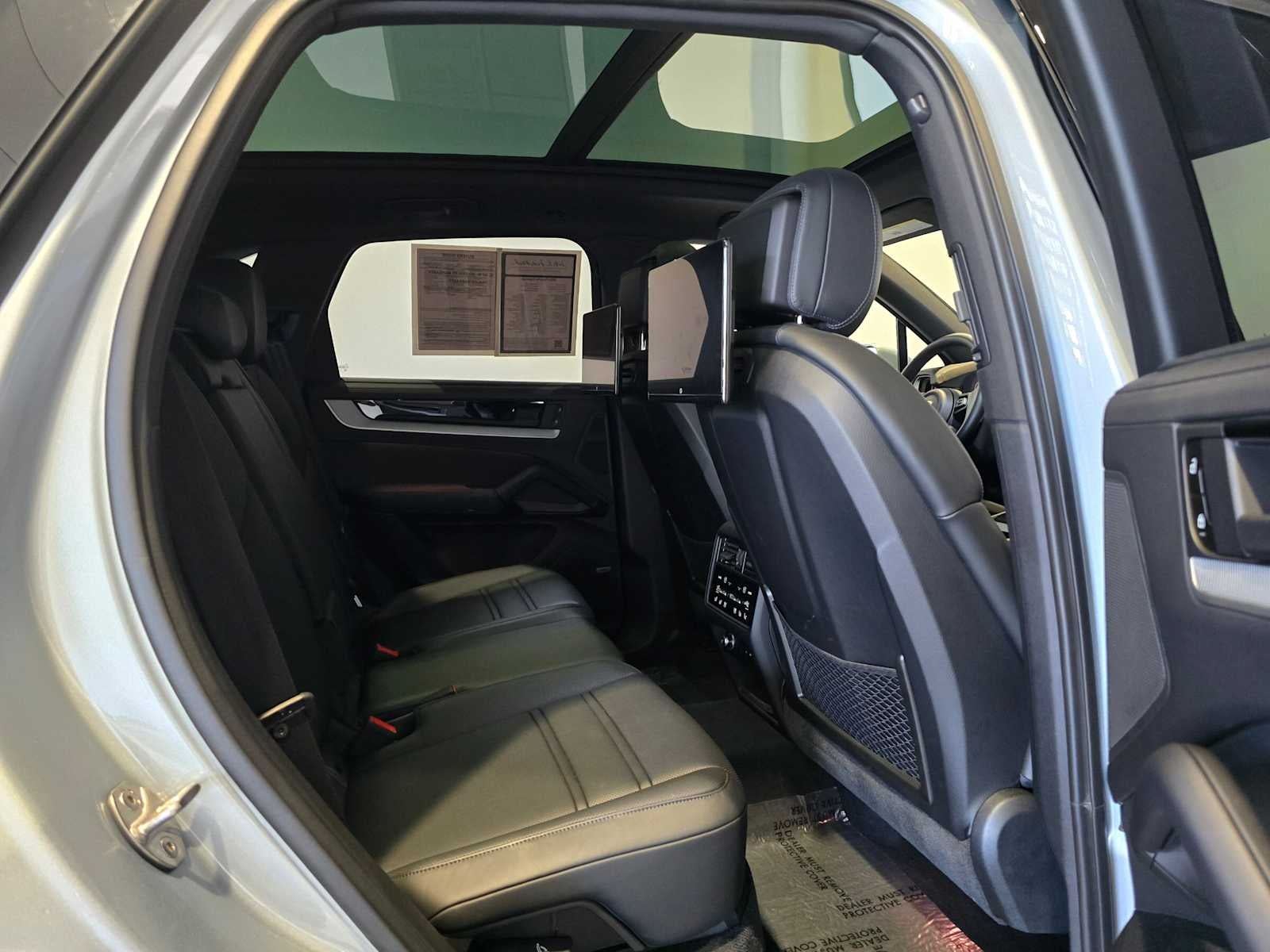 2024 Porsche Cayenne Base