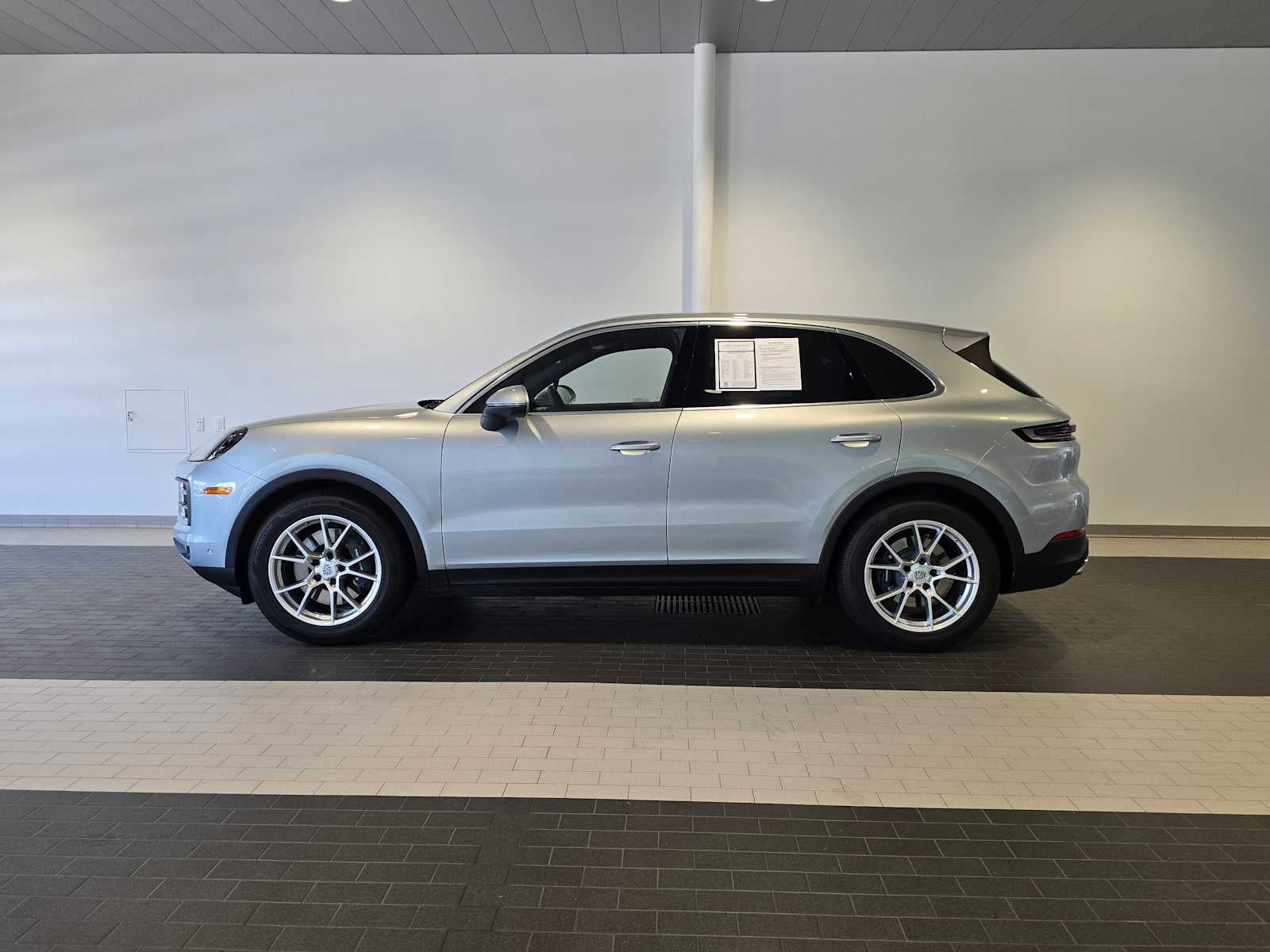 2024 Porsche Cayenne Base