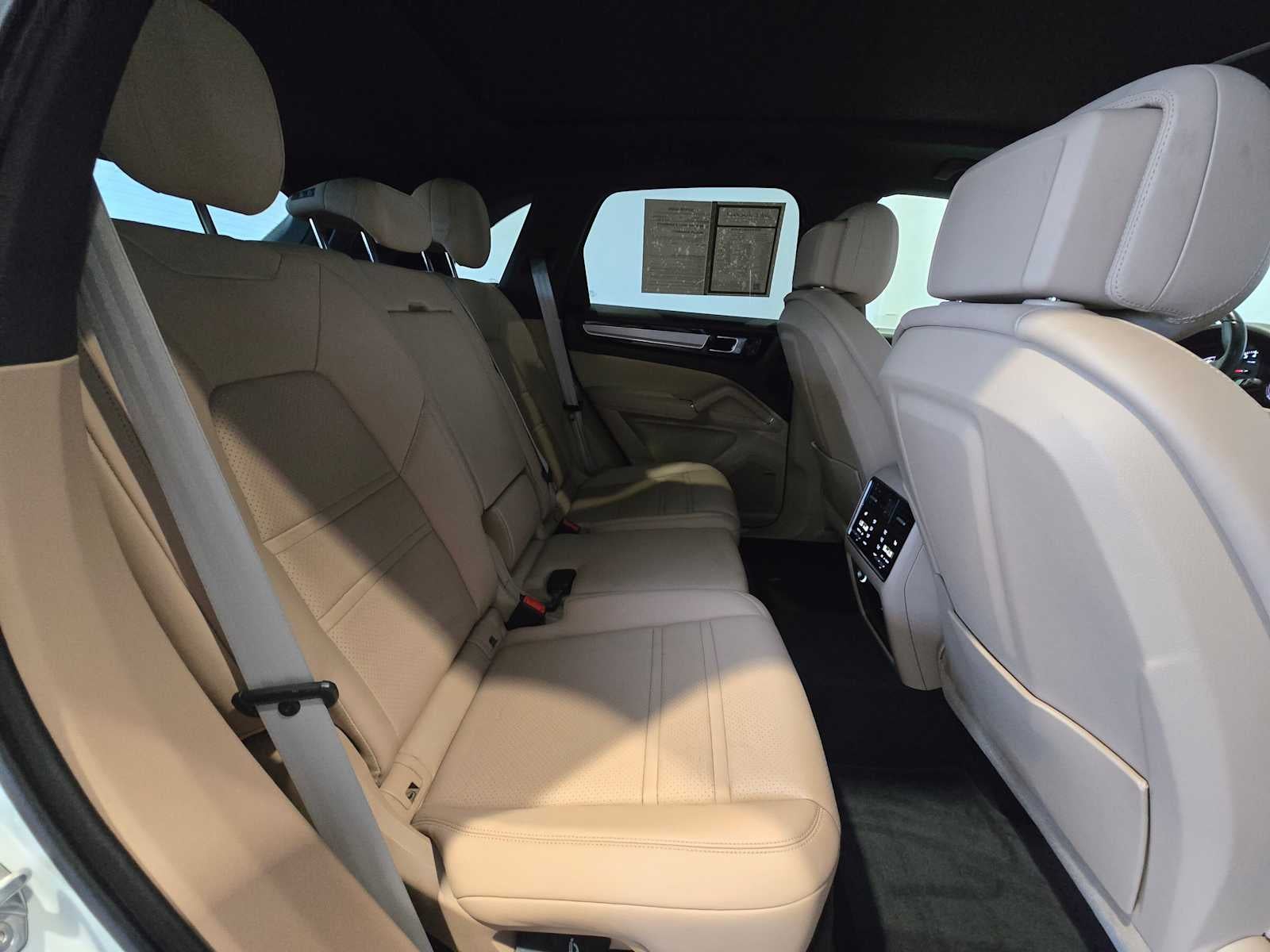 2022 Porsche Cayenne Platinum Edition