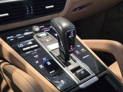 2022 Porsche Cayenne Platinum Edition