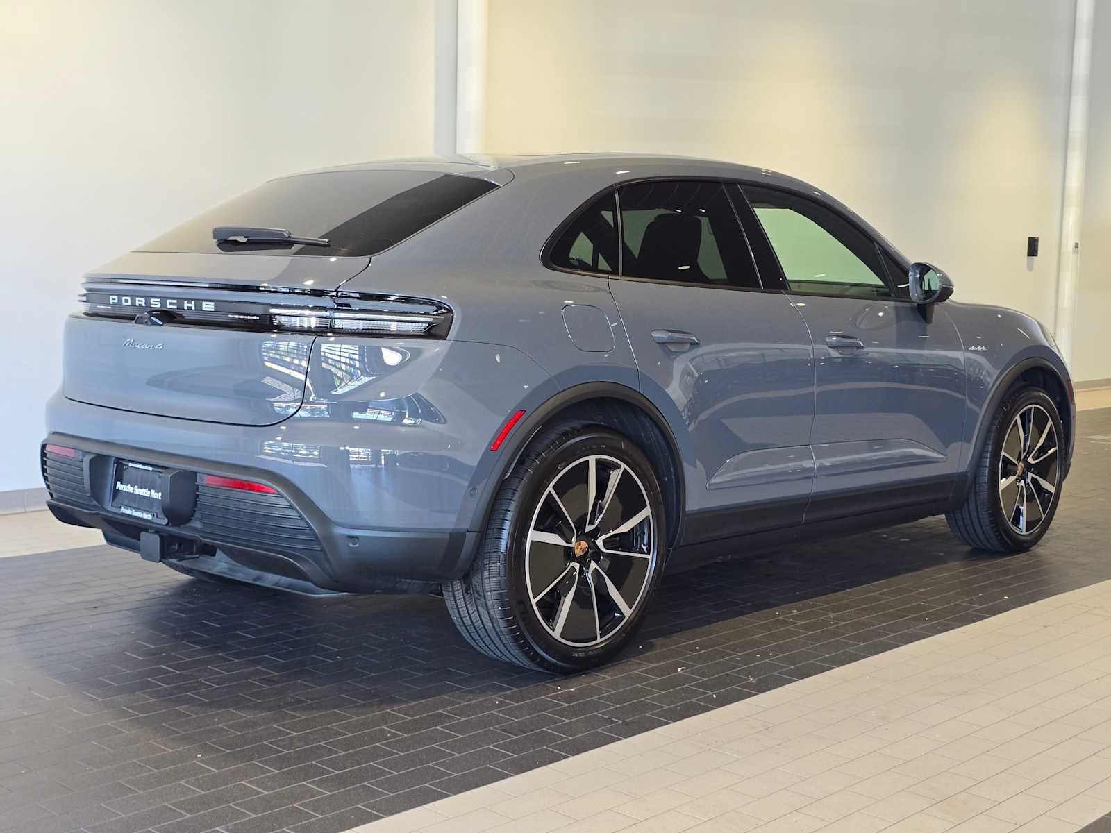 2025 Porsche Macan Electric 4