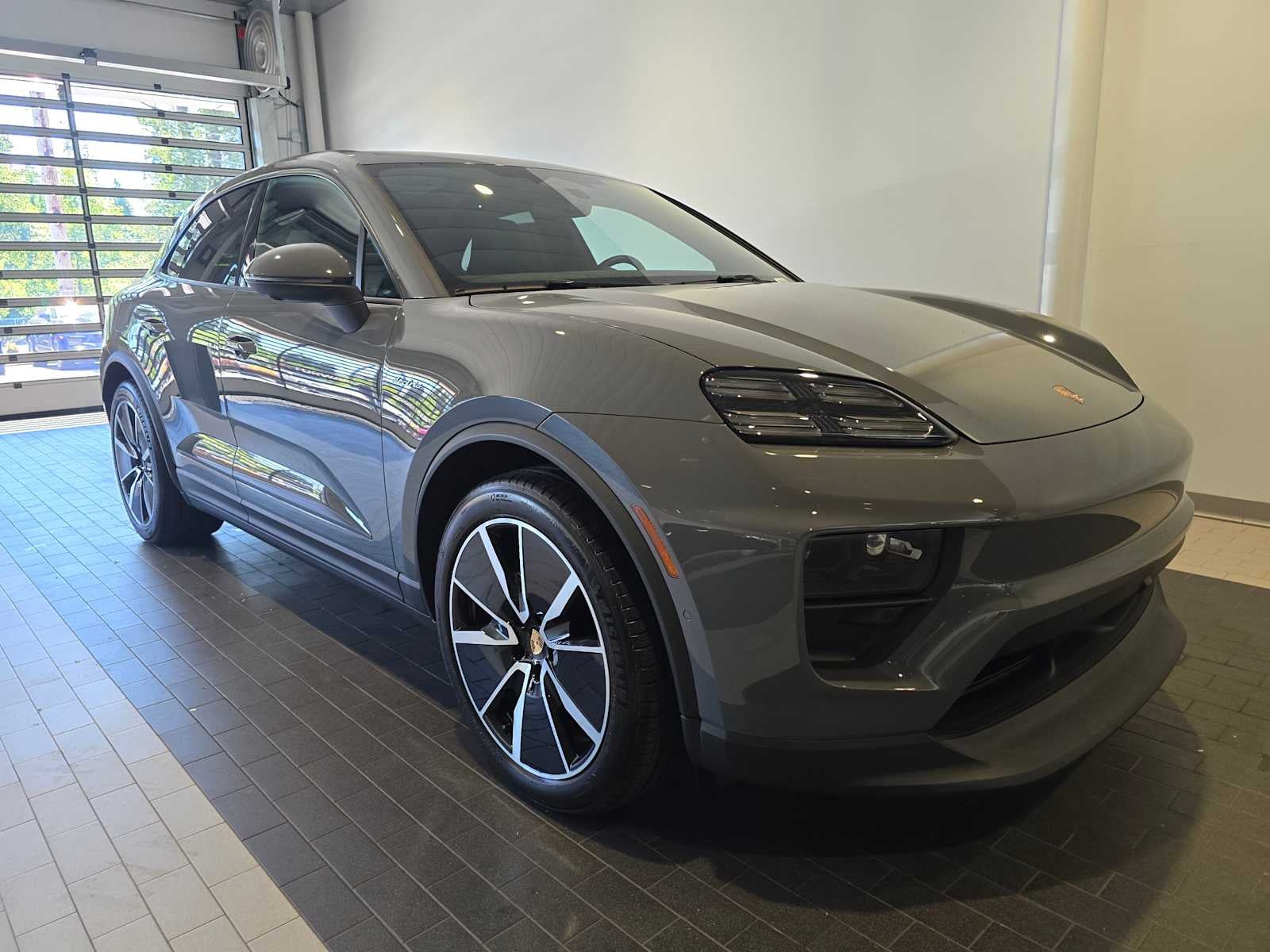 2025 Porsche Macan Electric 4