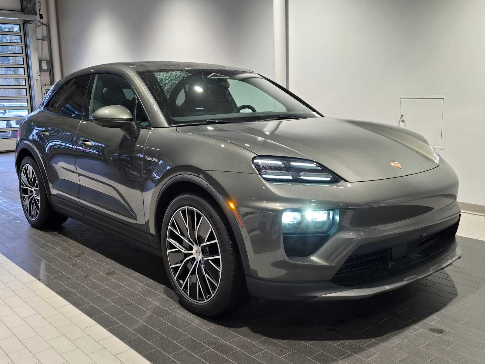 2024 Porsche Macan Electric 4