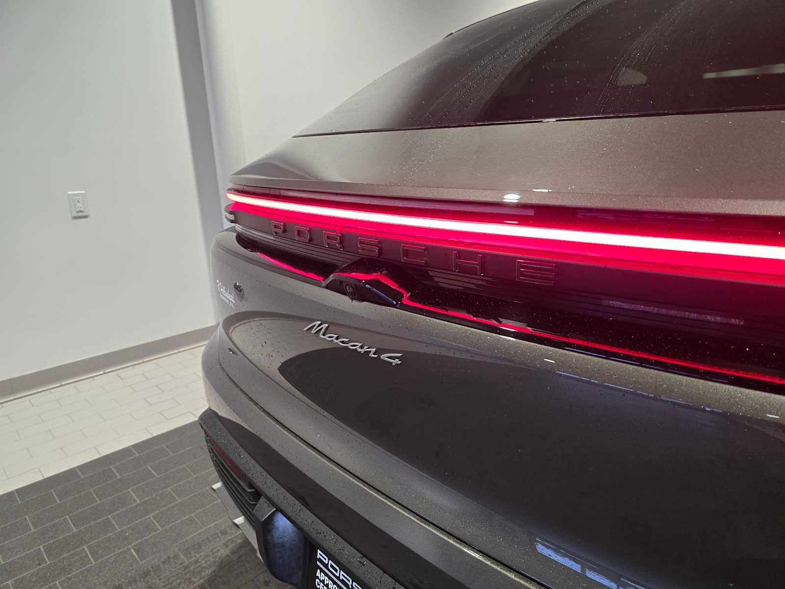 2024 Porsche Macan Electric 4