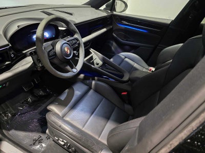 2024 Porsche Macan Electric 4