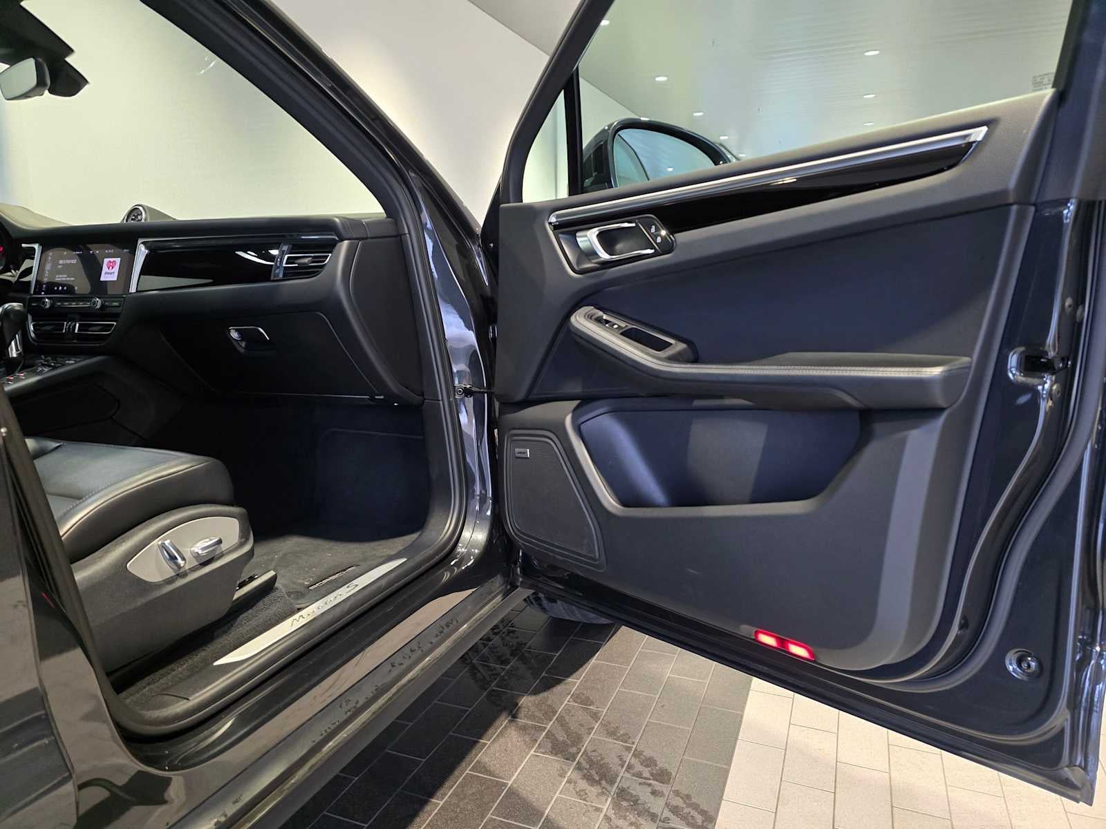 2021 Porsche Macan S