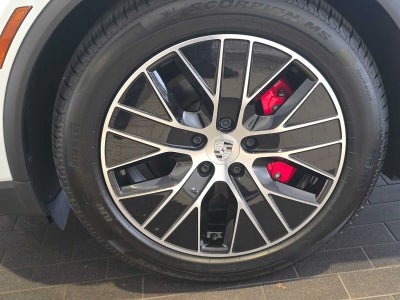 2025 Porsche Macan Electric 4S