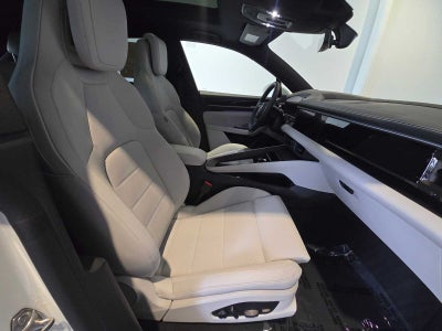 2025 Porsche Macan Electric 4S