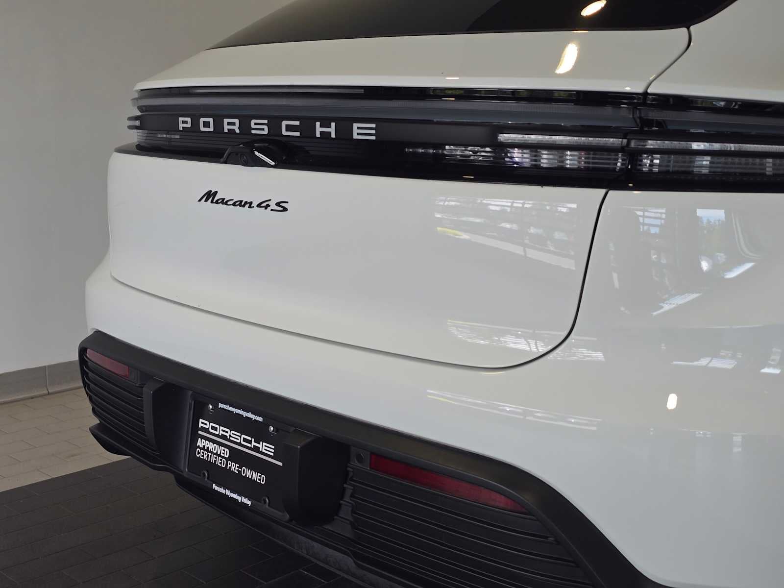 2025 Porsche Macan Electric 4S