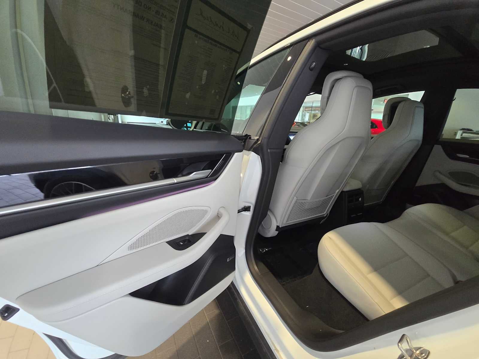 2025 Porsche Macan Electric 4S