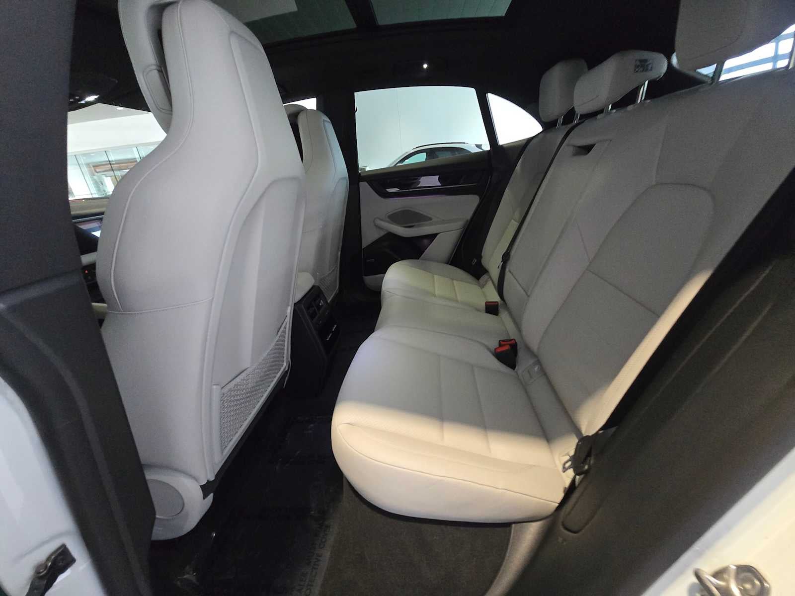 2025 Porsche Macan Electric 4S