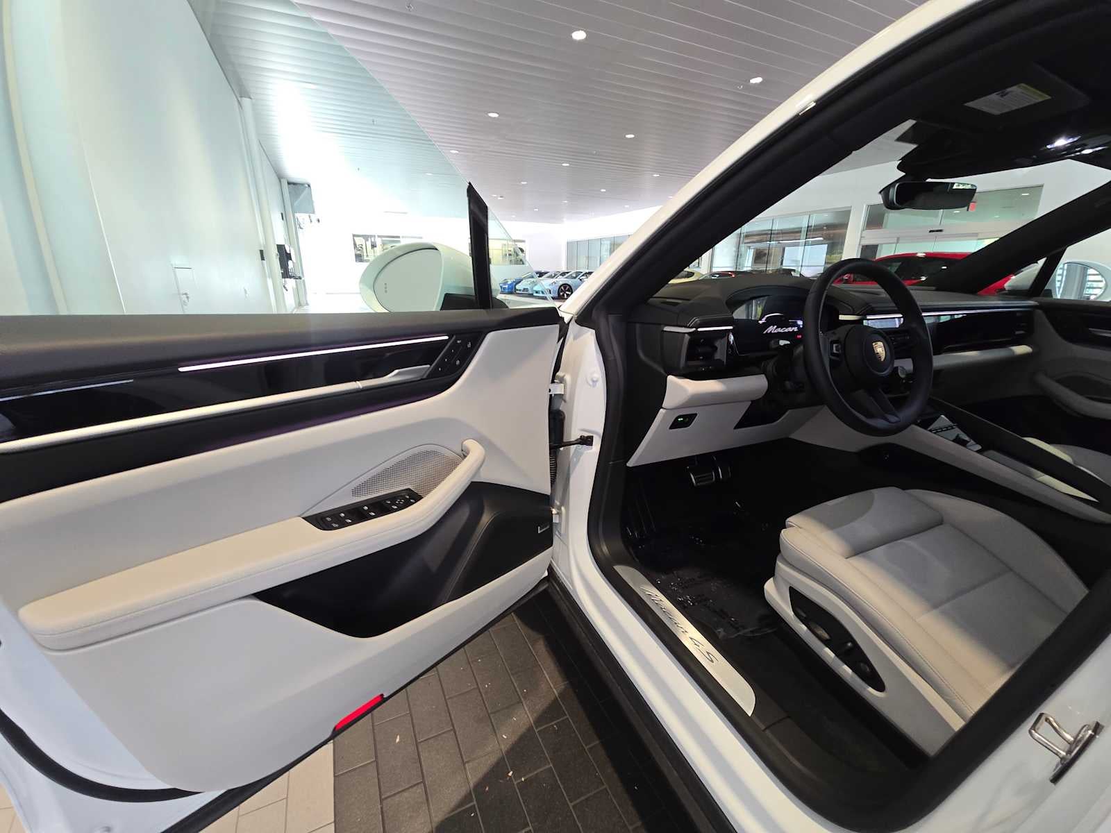 2025 Porsche Macan Electric 4S