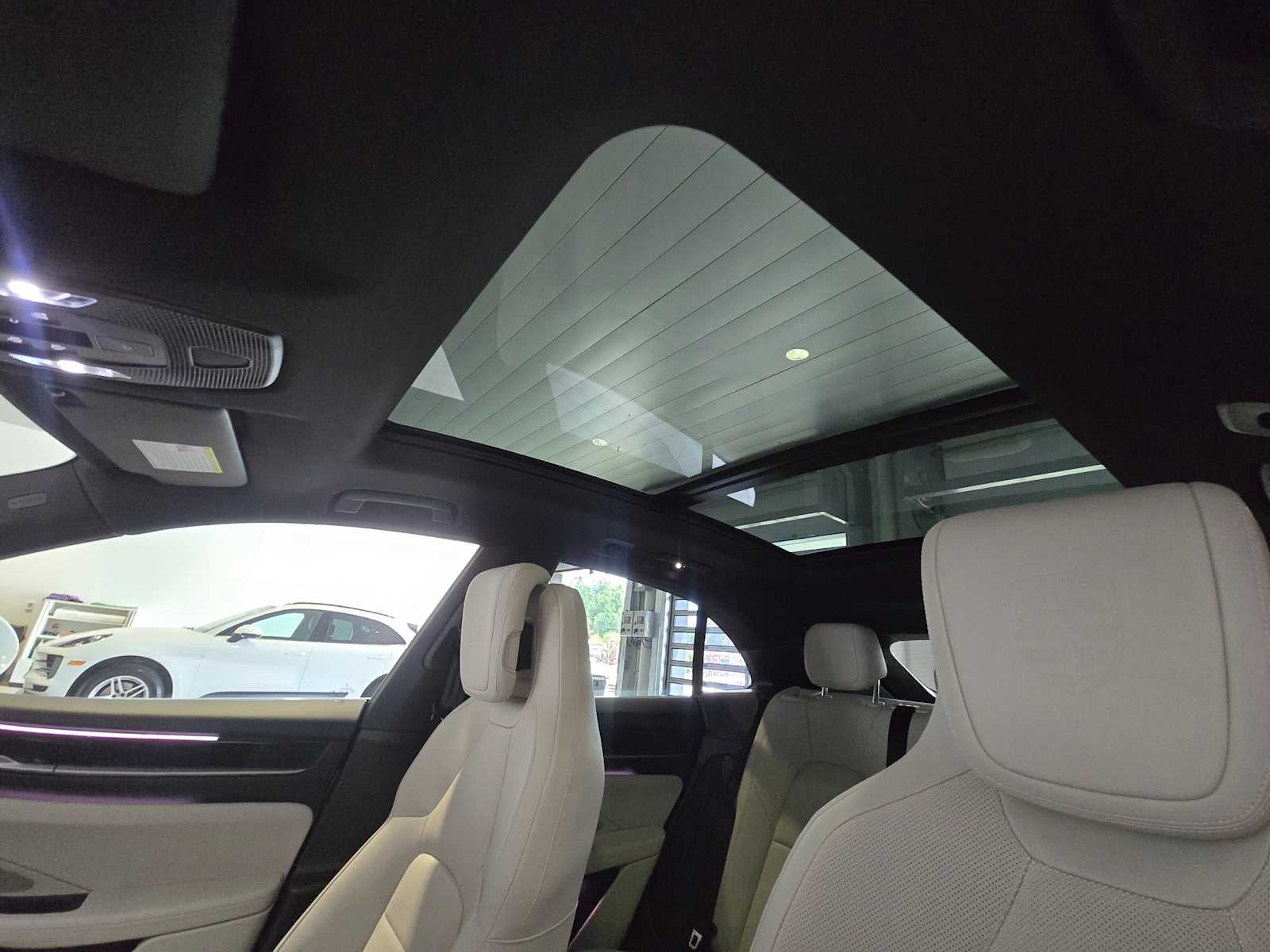 2025 Porsche Macan Electric 4S