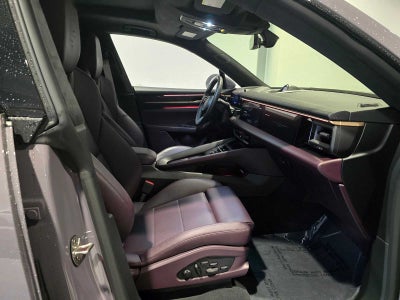 2024 Porsche Macan Electric Turbo