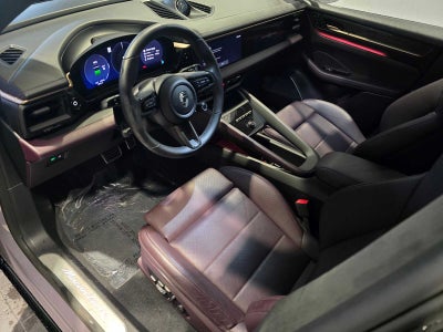 2024 Porsche Macan Electric Turbo