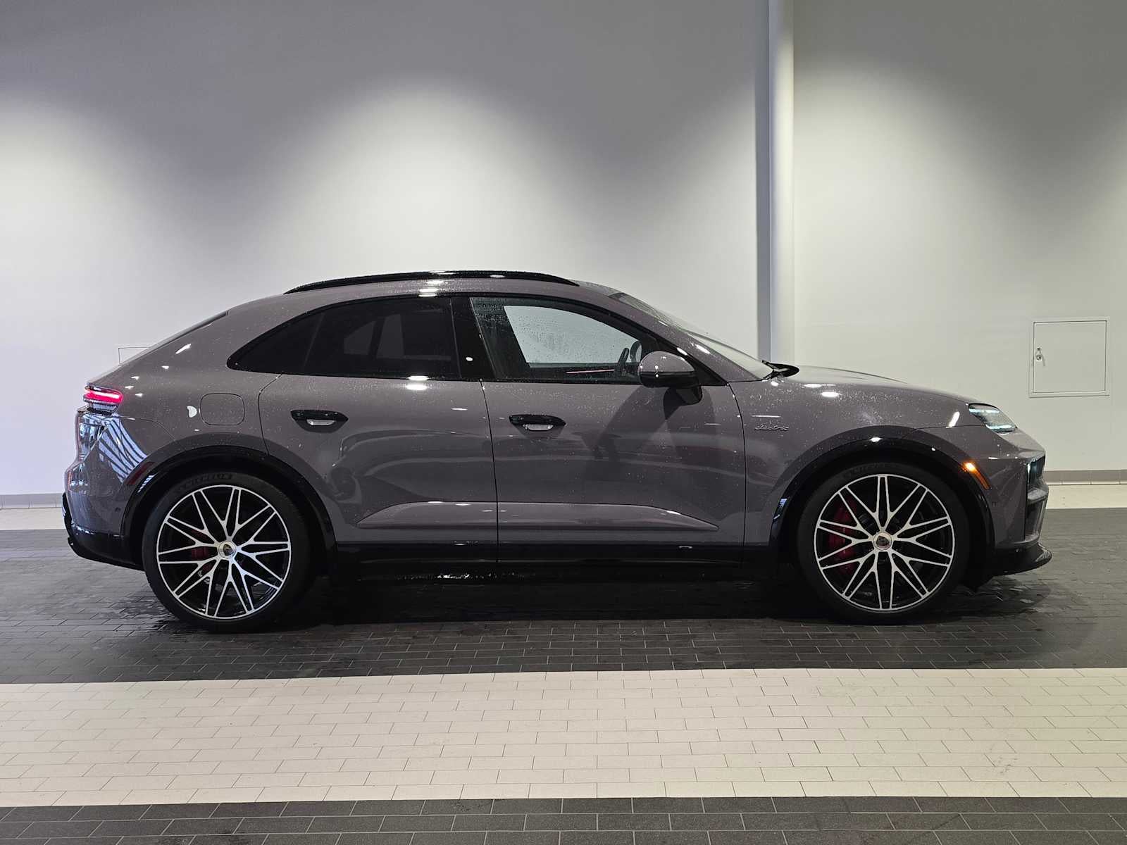 2024 Porsche Macan Electric Turbo