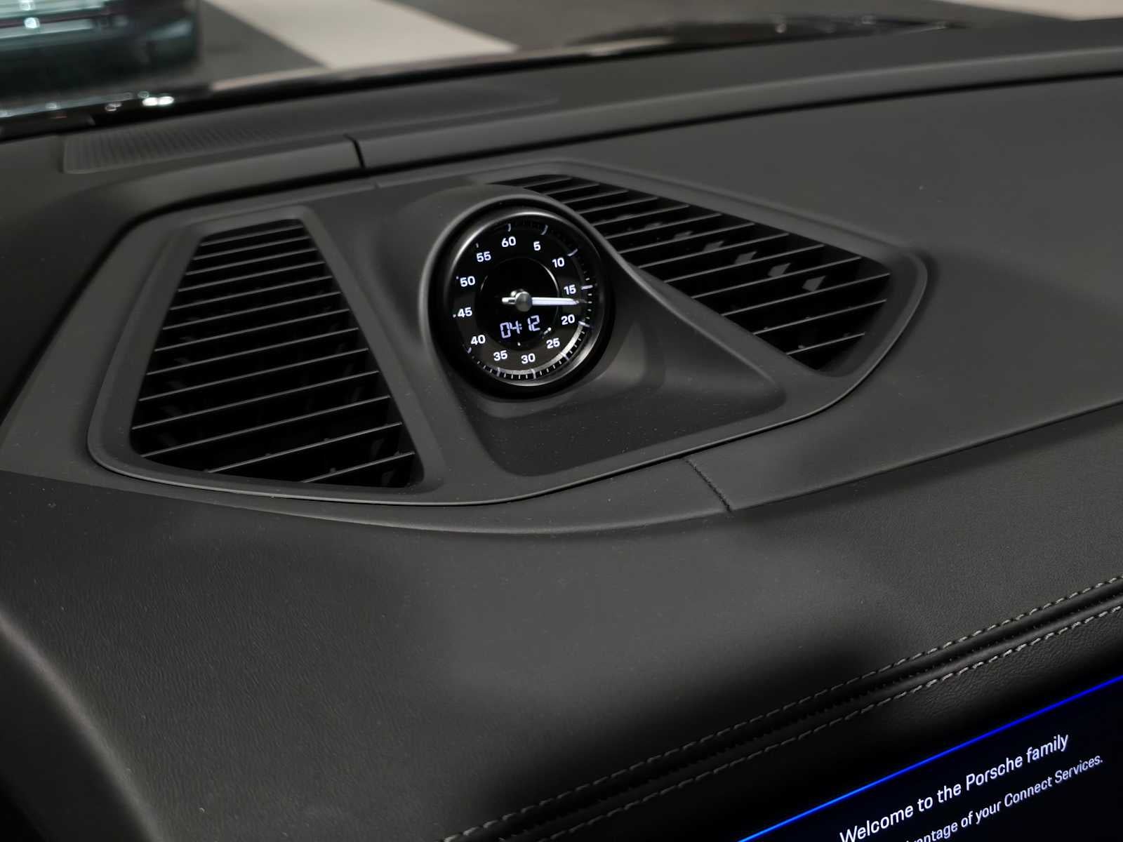 2025 Porsche Macan Electric Turbo