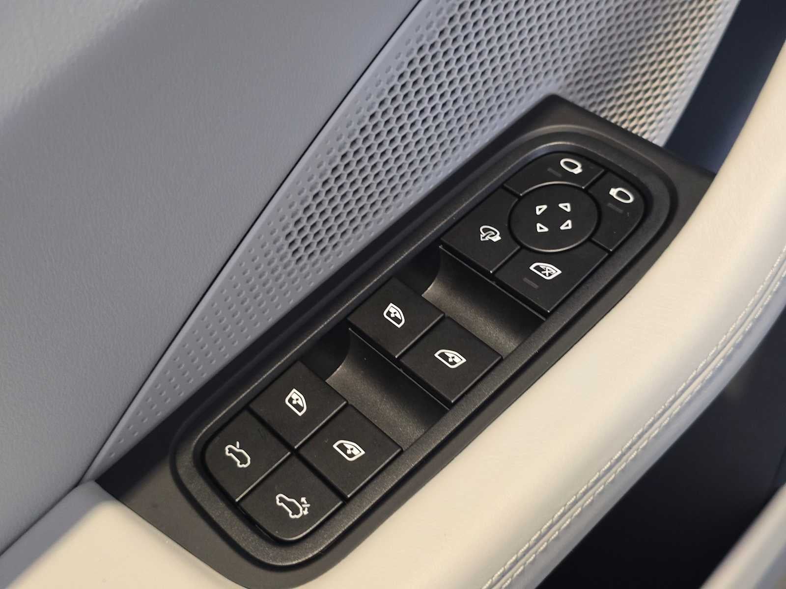 2025 Porsche Macan Macan Electric