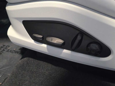 2025 Porsche Macan Macan Electric