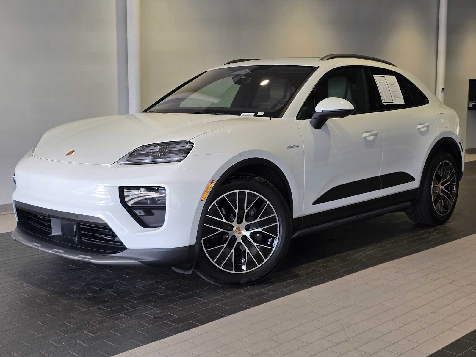 2025 Porsche Macan Electric