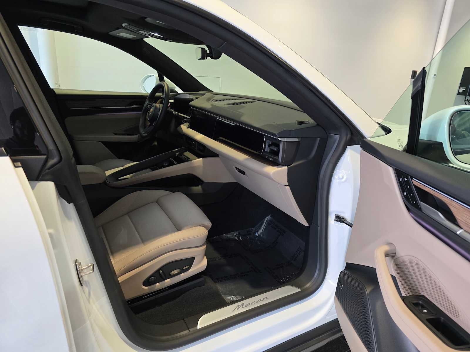 2025 Porsche Macan Electric