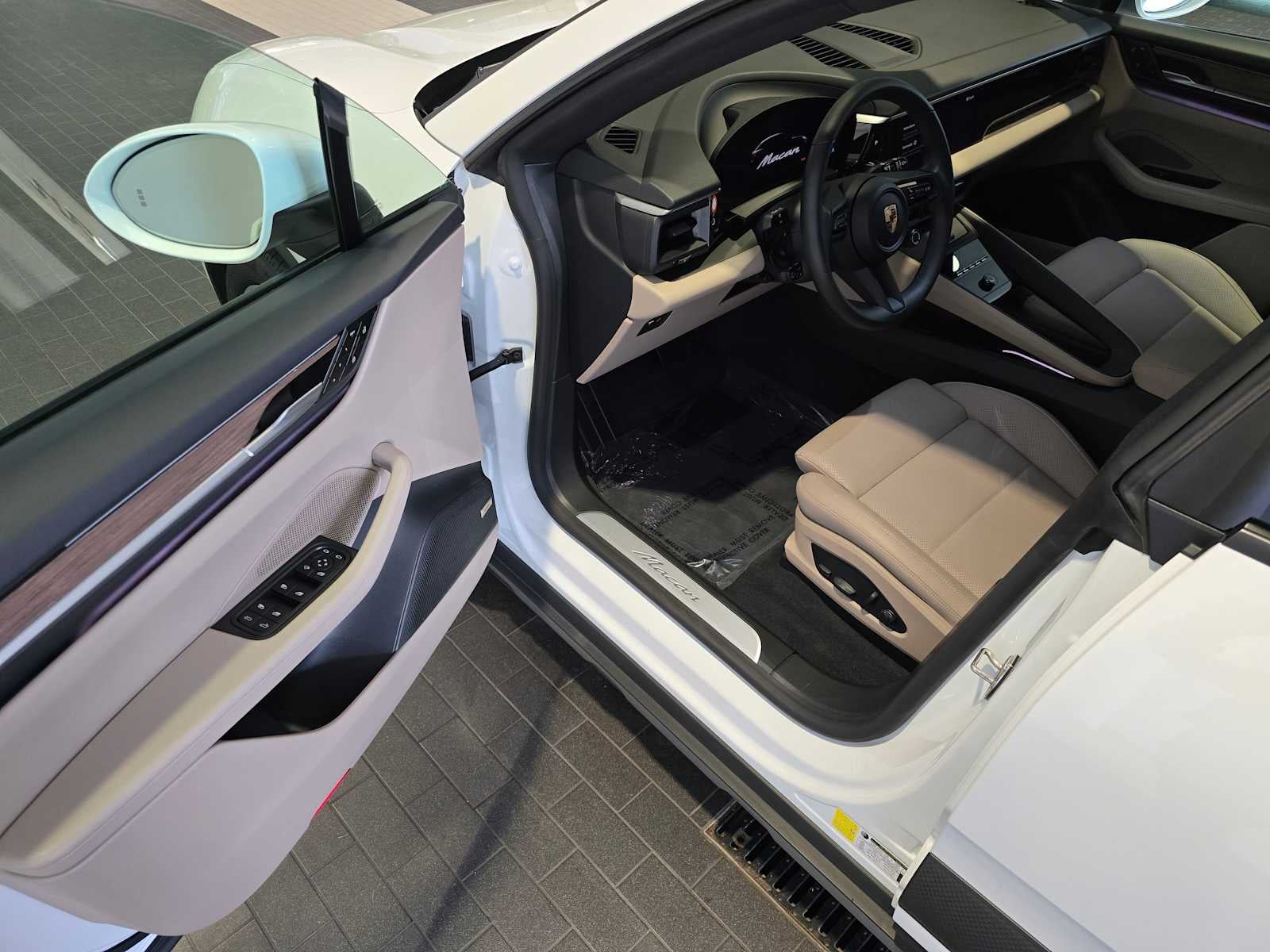 2025 Porsche Macan Electric