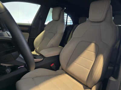 2025 Porsche Macan Electric