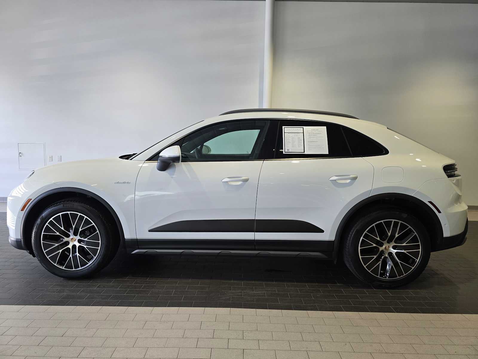 2025 Porsche Macan Electric