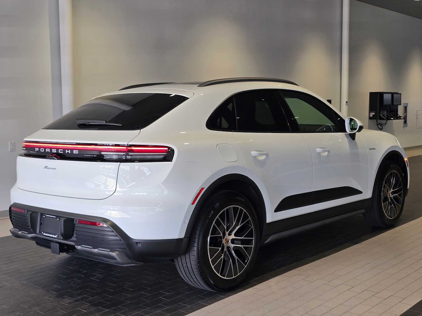 2025 Porsche Macan Electric