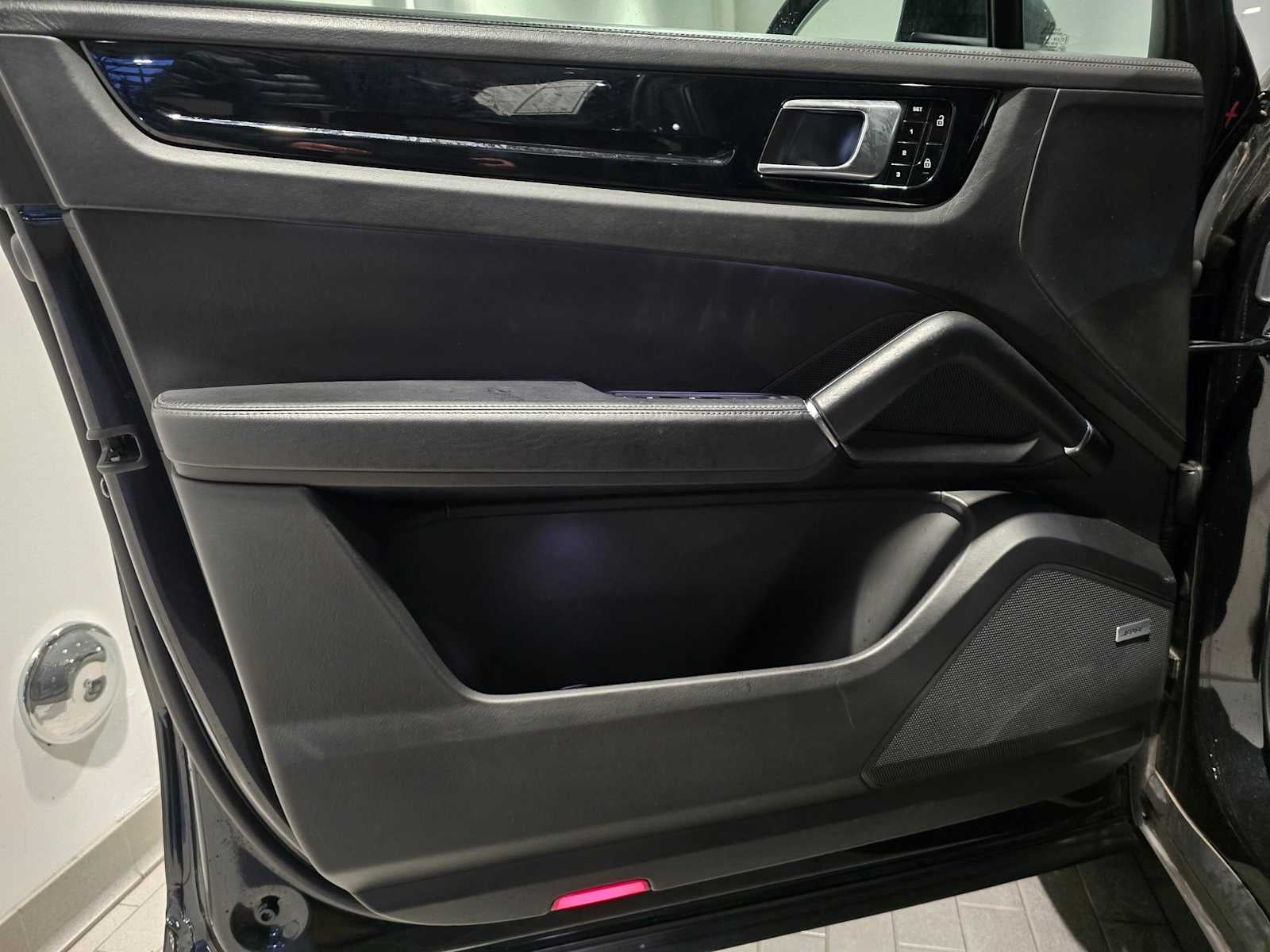 2020 Porsche Cayenne E-Hybrid